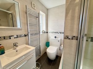 Photo 16- click for photo gallery